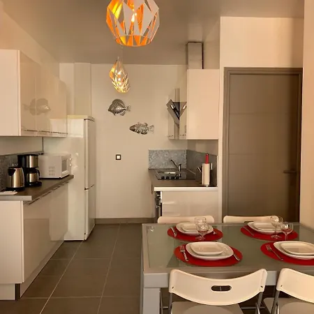 Le Clos Fleuri ★ N°9 La Perle Du Lavandou