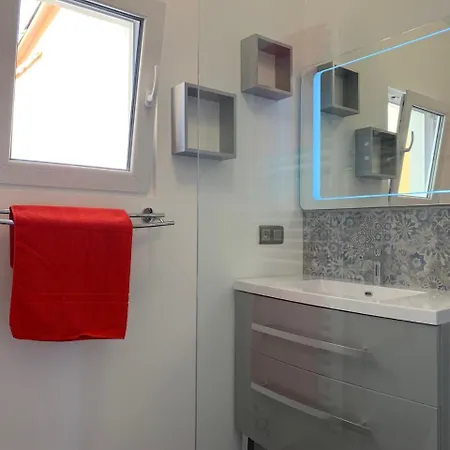 Le Clos Fleuri ★ N°9 La Perle Du Lavandou